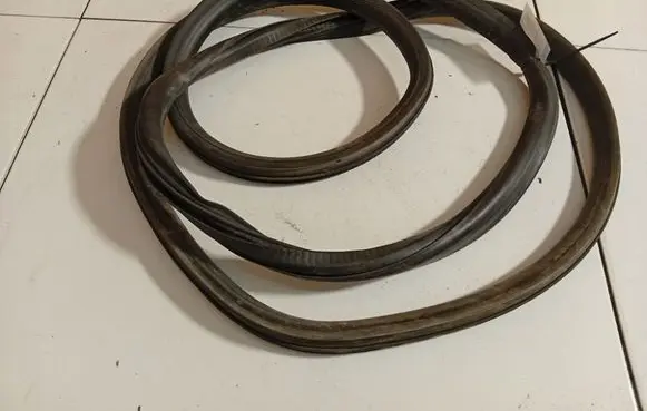 Seat Toledo III (5P) Rubber seal front coupe door 