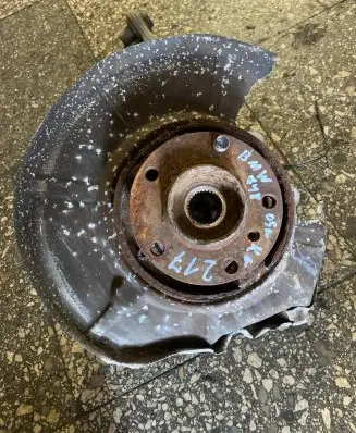 BMW 7 E65 E66 Rear wheel hub
