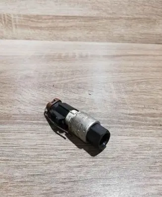 Ford C-MAX I Air conditioning (A/C) pressure sensor 95BW19E561AA