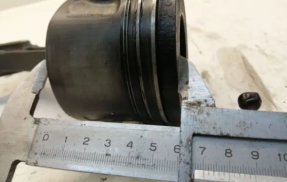 Ford Transit Piston with connecting rod