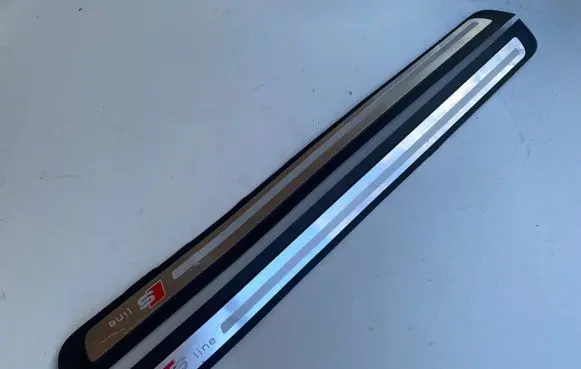 Audi A5 8T 8F Front sill trim cover 8T0853374