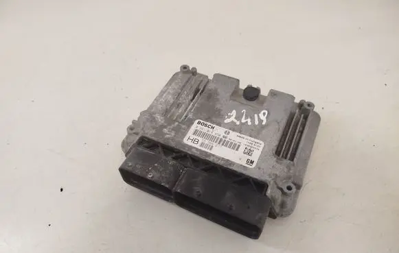 Opel Vectra C Engine control unit/module 55566277