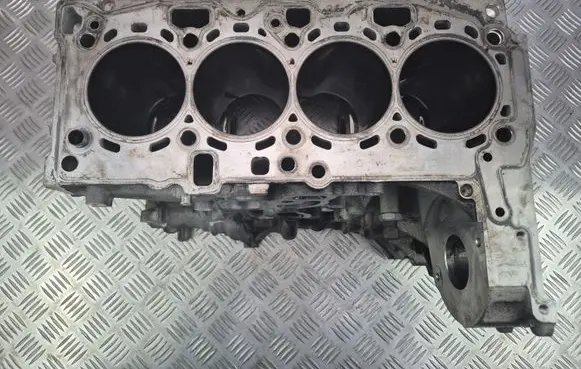 BMW 3 F30 F35 F31 Engine block 781059607 82518830 N47D20C