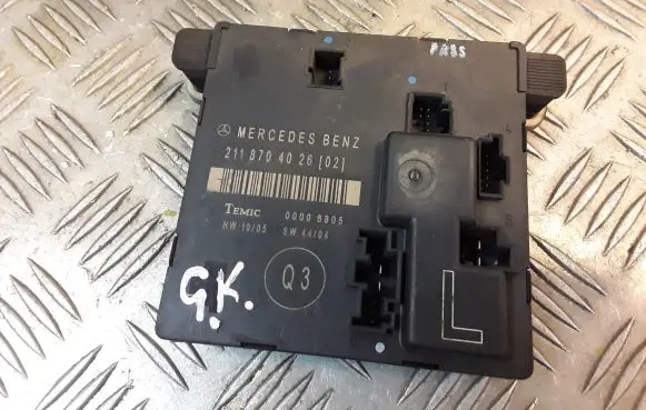 Mercedes-Benz E W211 Door control unit/module 2118704026 A2118704026