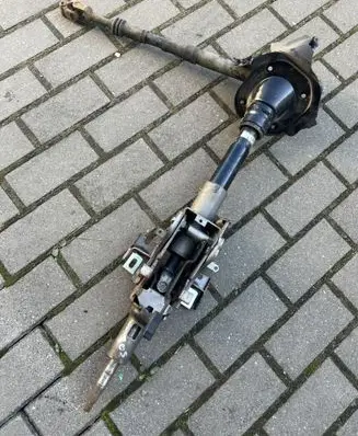 Mitsubishi Pajero Steering wheel axle
