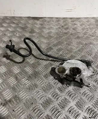 Volkswagen Tiguan Vacuum pump 03L145100 100414B2