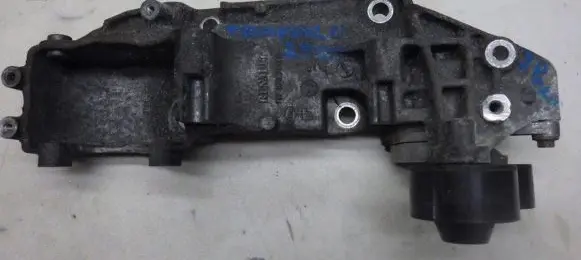 Opel Vivaro Generator/alternator bracket 