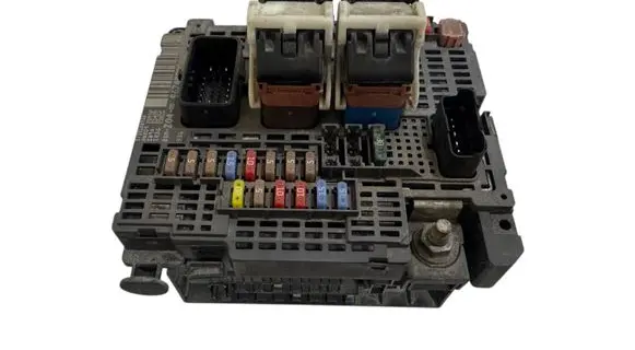 Peugeot 508 Fuse module 9674922080