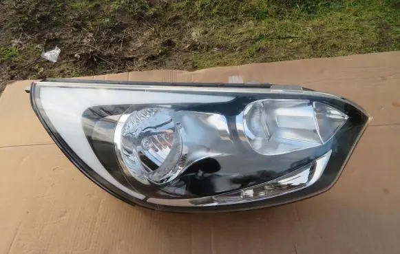KIA Rio Headlight/headlamp 92102-1WXXX