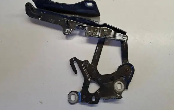 BMW 5 G60 G61 Engine bonnet/hood hinges 9464340