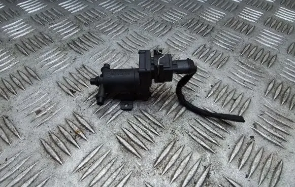 Mercedes-Benz E W210 Turbo solenoid valve A2028000178
