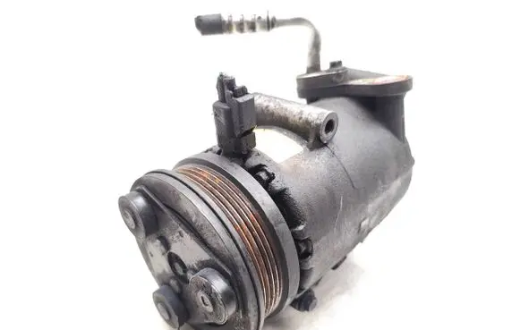 Ford Focus Air conditioning (A/C) compressor (pump) 3M5H19D629PF