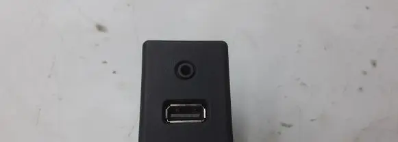 Opel Insignia A USB socket connector 20868798