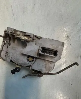 Citroen Berlingo Front door lock 213123