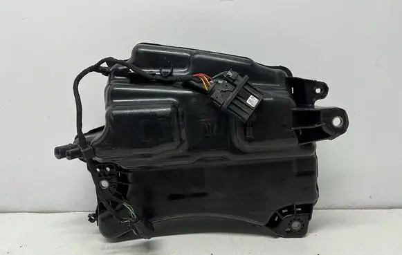 Volkswagen Golf VII AdBlue liquid reservoir 5Q0971407 5Q0131969G 3Q0941329