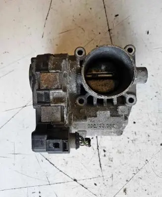 Volkswagen Golf V Throttle valve 03C.133.062
