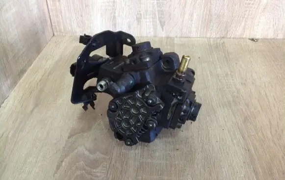 Fuel injection high pressure pump