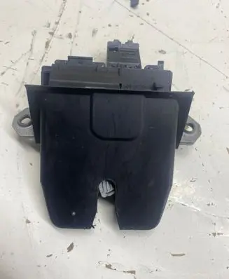 Ford Focus Tailgate/trunk/boot lock/catch/latch 8m51r442a66eb 340315