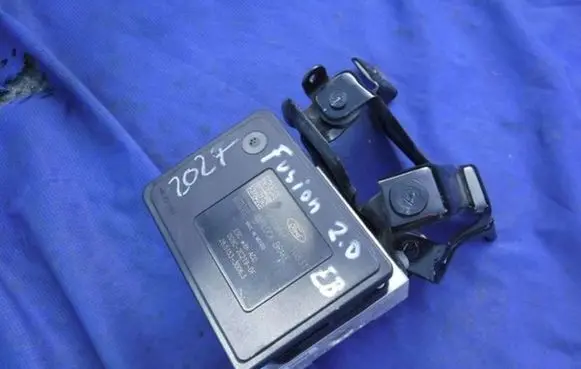 Ford Fusion ABS Pump DG9C2C405DF