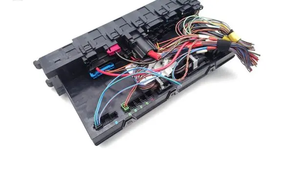 Mercedes-Benz E W211 Fuse module 2115453401 5DK00804721