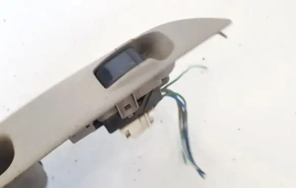 Nissan Almera Tino Electric window control switch 0z15z