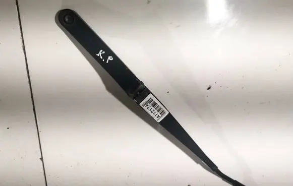 Volkswagen PASSAT B6 Front wiper blade arm 