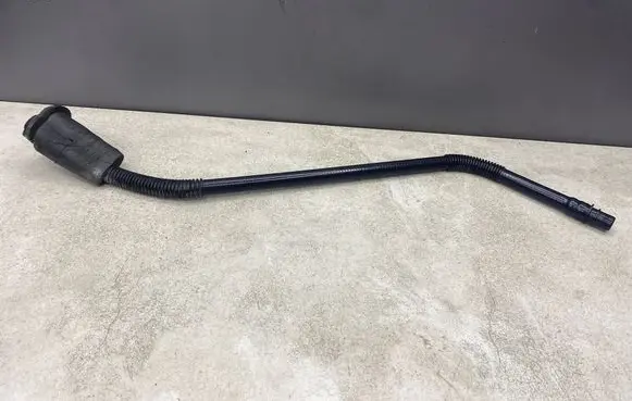 Audi A4 S4 B7 8E 8H Fuel line pipe 8E0201167AS