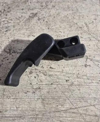 Engine bonnet (hood) release handle