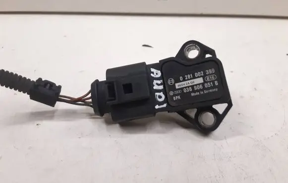 Audi A6 S6 C6 4F Air pressure sensor 038906051B 1J0973704 0281002399