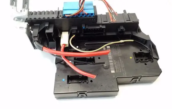 Mercedes-Benz C W204 Fuse module A2049060105 A2049019602