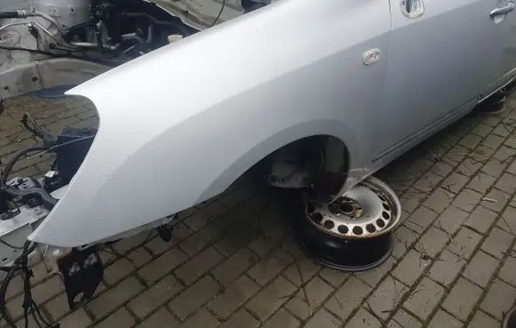 KIA Carens I Fender