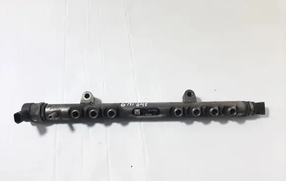 Volvo XC70 Fuel main line pipe 30777759 31216313