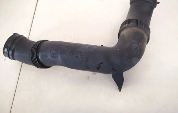 Volkswagen Golf V Intercooler hose/pipe 1k0129618aj