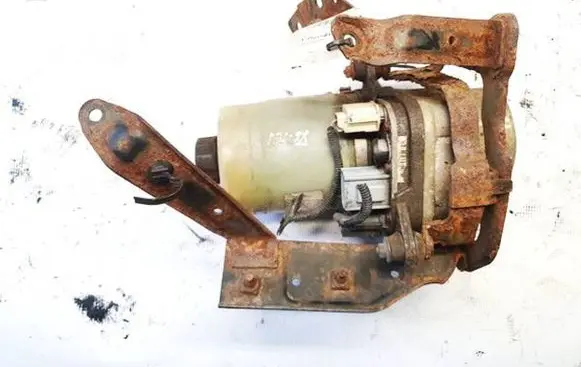 Ford Focus Power steering pump 4M513K514CA