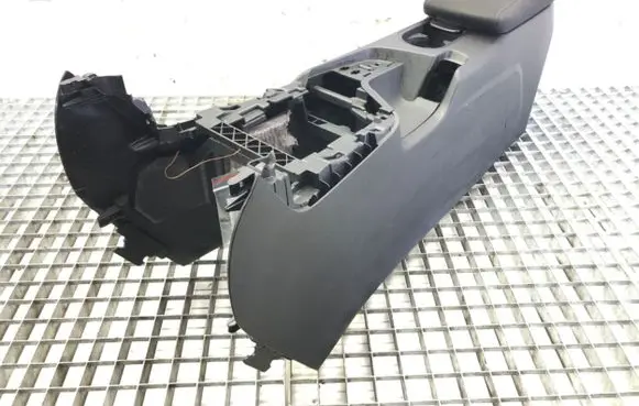 Peugeot 308 SW Center console 