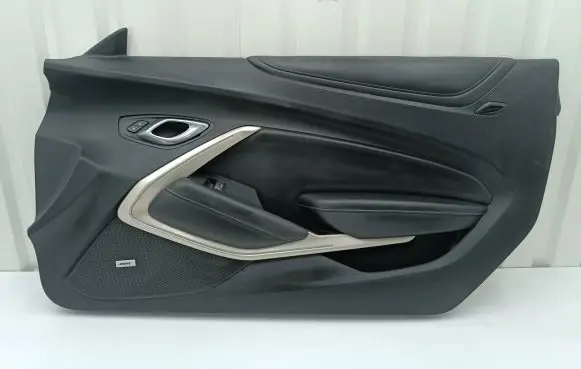 Chevrolet Camaro Front door card panel trim 84557698 095938320 Y000000000090X