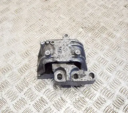 Volkswagen PASSAT B8 Engine mount bracket 1K0199262CR