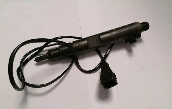 Volkswagen PASSAT B4 Fuel injector 028130201H