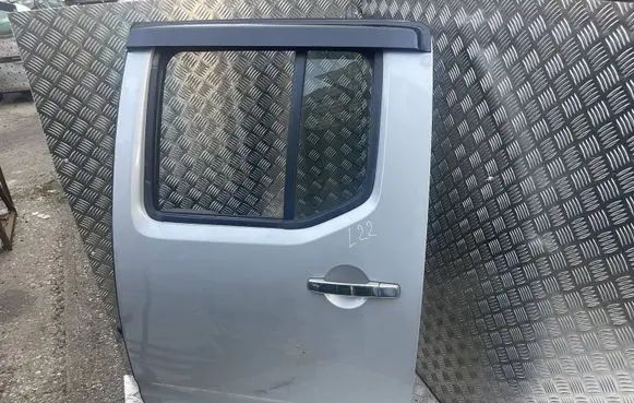 Nissan Navara Rear door