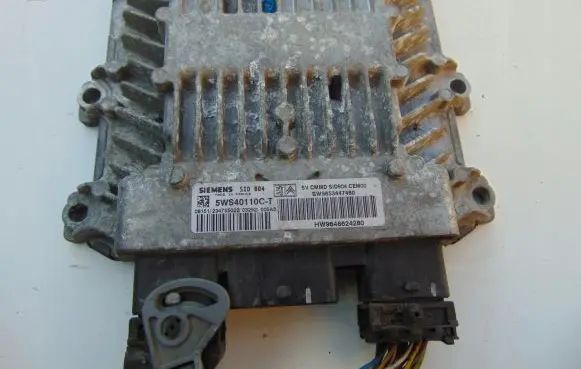 Citroen C3 Engine control unit/module 9653447480