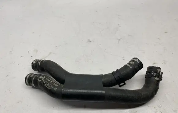 Audi A4 S4 B9 8W Engine coolant pipe/hose 8W0122446C