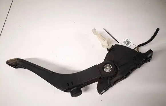Volkswagen Touareg I Accelerator throttle pedal 7L0723507E 6PV00802626