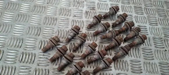 Peugeot 407 Nuts/bolts 