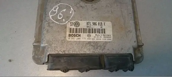 Volkswagen Golf IV Engine control unit/module 071906018K 0261206175