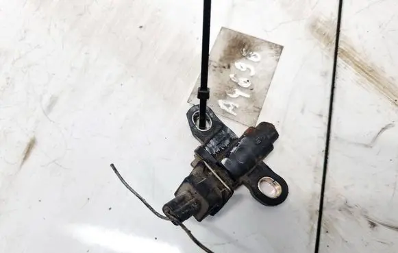 Ford Mondeo Mk III Crankshaft position sensor XS7Q6023AC