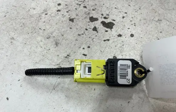Toyota Auris 150 Airbag deployment crash/impact sensor 8983102060 0347637651