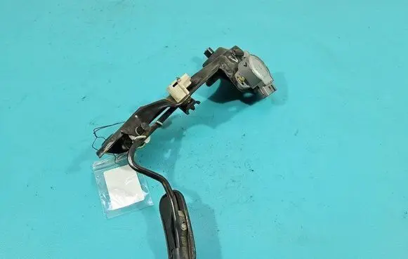 Toyota Avensis T220 Accelerator throttle pedal 89281-20010 IMPRK1513333