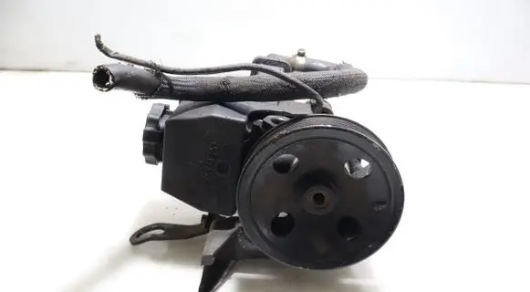 Mercedes-Benz C W203 Power steering pump