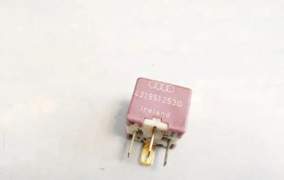Volkswagen PASSAT B5 Other relay 431951253g 899516