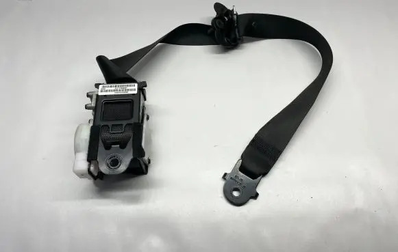 BMW X5 E70 Front seatbelt 305869999001 608037700A